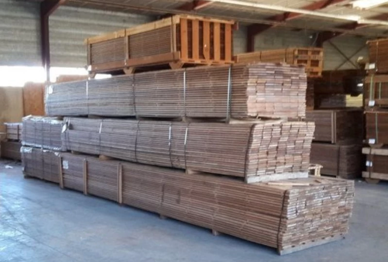 Entrepôt lames de terrasse